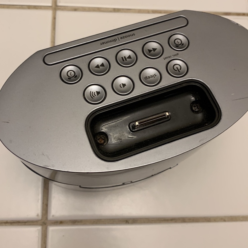iHOME Alarm Clock - Picture 4 of 4